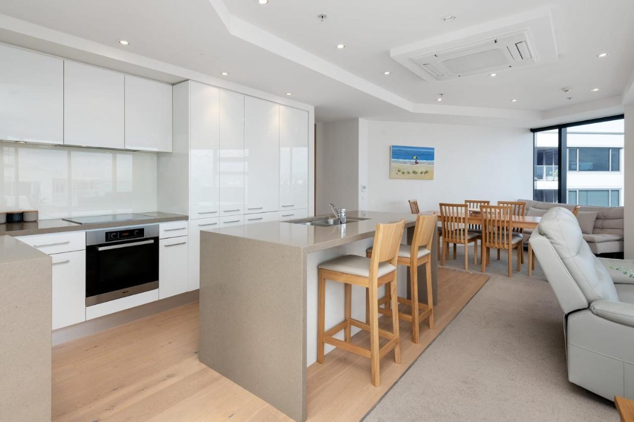 Superb Elevated Views Of Harbour With Heated Pool, Gym & Parking Apartment Mount Maunganui Exterior photo