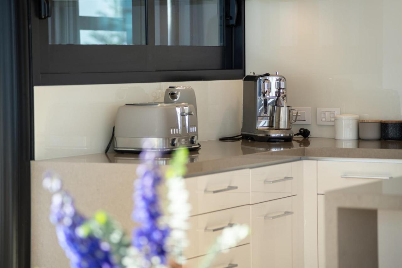 Superb Elevated Views Of Harbour With Heated Pool, Gym & Parking Apartment Mount Maunganui Exterior photo