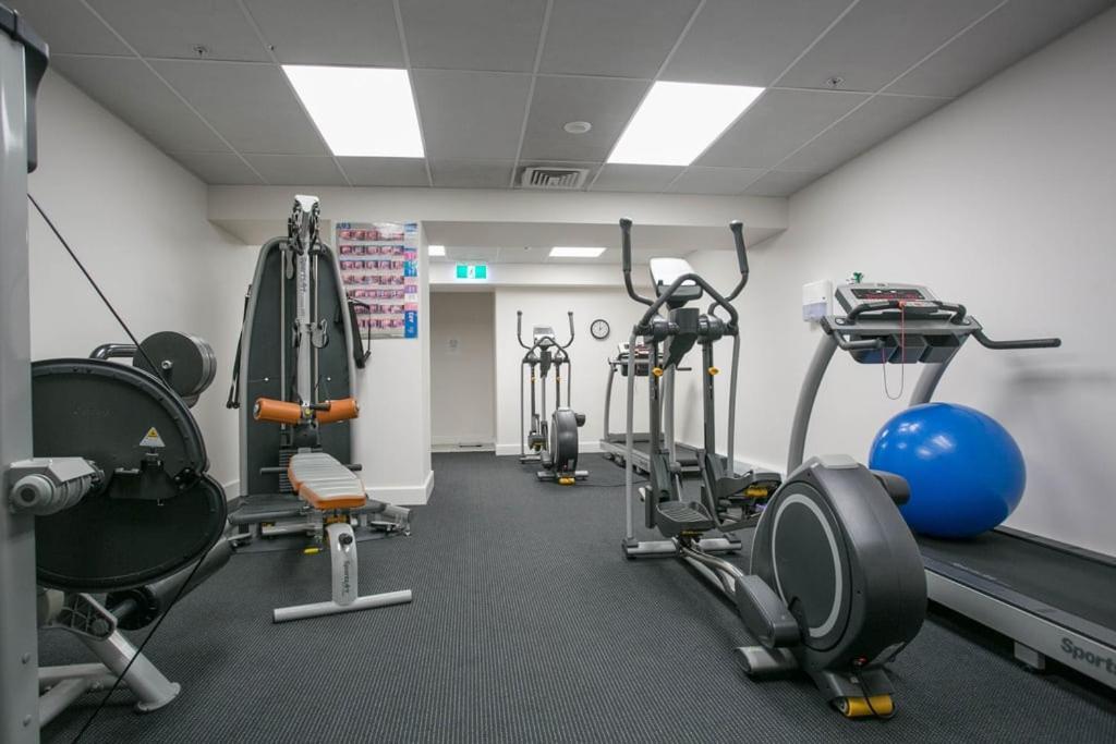 Superb Elevated Views Of Harbour With Heated Pool, Gym & Parking Apartment Mount Maunganui Exterior photo
