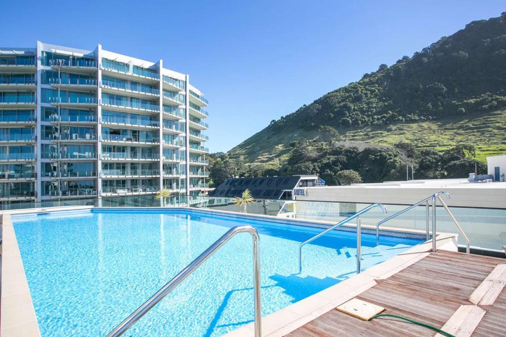Superb Elevated Views Of Harbour With Heated Pool, Gym & Parking Apartment Mount Maunganui Exterior photo